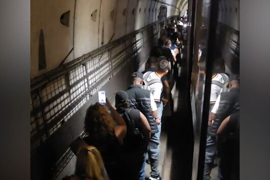 Centenas de pessoas retiradas de metro em Chelas devido a homem na linha