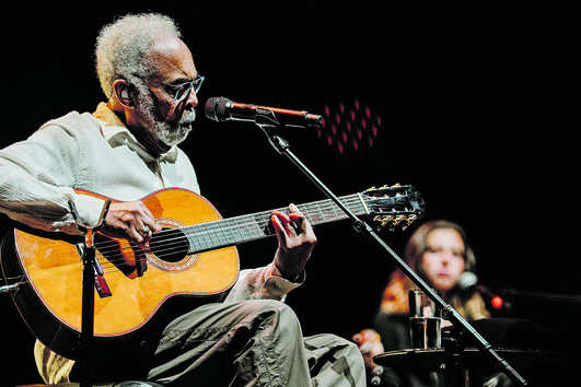 Gilberto Gil apresentou-se em Cascais com uma banda formada pelos filhos e netos