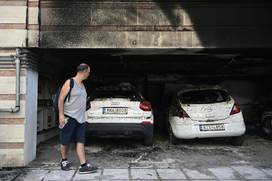Ataques com bombas incendiárias na Grécia