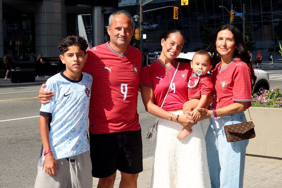 Margarida Amaral Domingues e família de Gonçalo Ramos