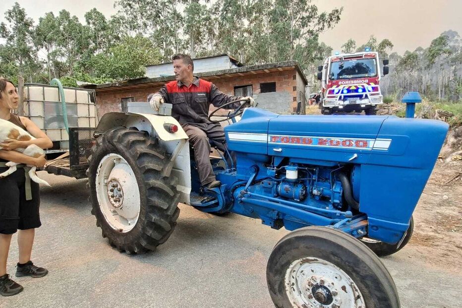Chamas lavram em Caselho na Serra do Caramulo