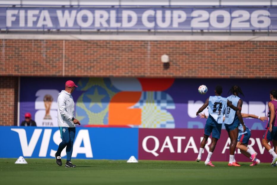  Roberto Martínez no treino de preparação da Seleção para o duelo com Espanha