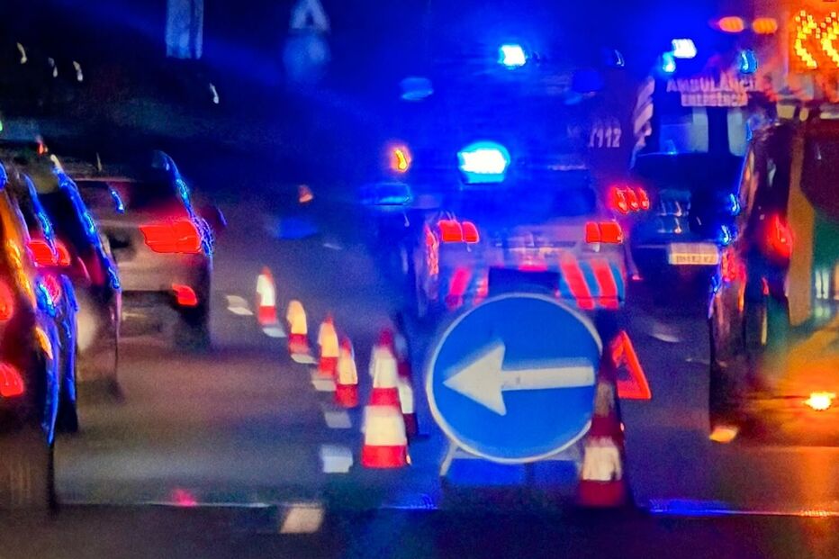 Despiste seguido de capotamento resulta em três feridos no Eixo Norte-Sul em Lisboa 