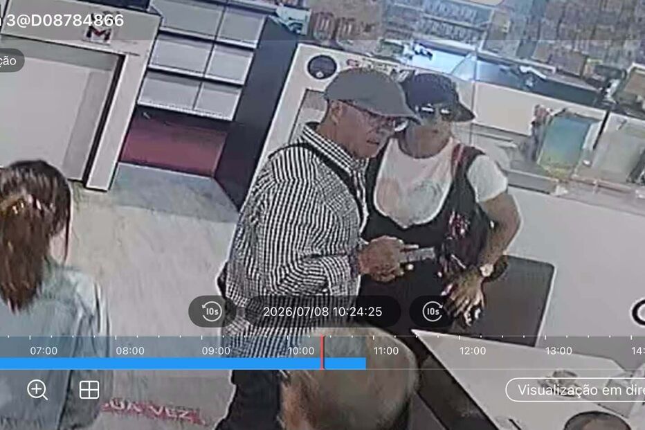 Casal suspeito foi filmado pelas câmaras de um café