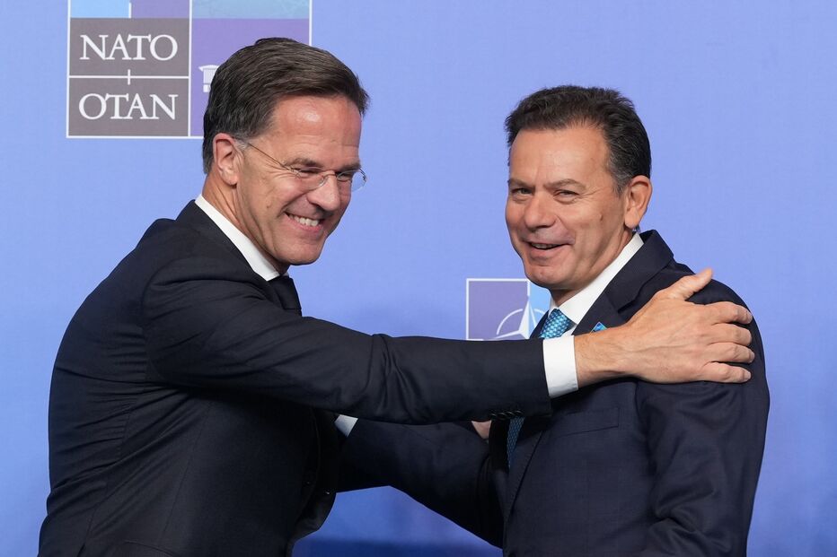 O Secretário-Geral da NATO, Mark Rutte, e o primeiro-ministro português, Luis Montenegro posam para uma fotografia durante a cimeira da NATO em Ancara, na Turquia, na quarta-feira, 8 de julho de 2026