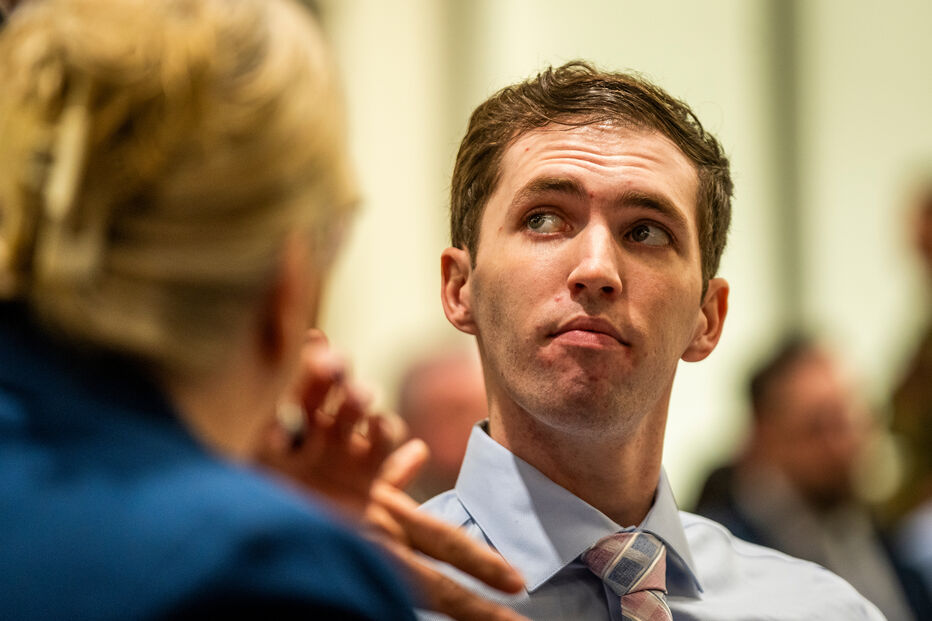 Tyler Robinson é acusado de matar a tiro Charlie Kirk