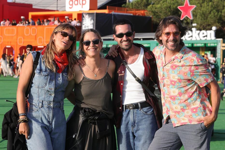Festivaleiros no NOS Alive usam looks descontraídos para o evento