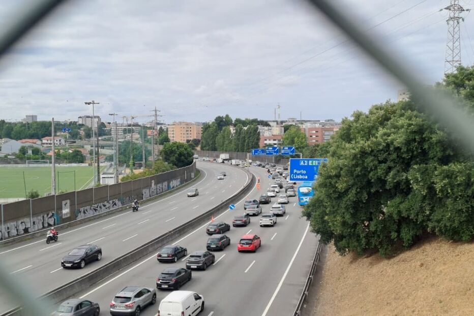 Acidente na A3 na Maia causa um ferido. Trânsito está congestionado 
