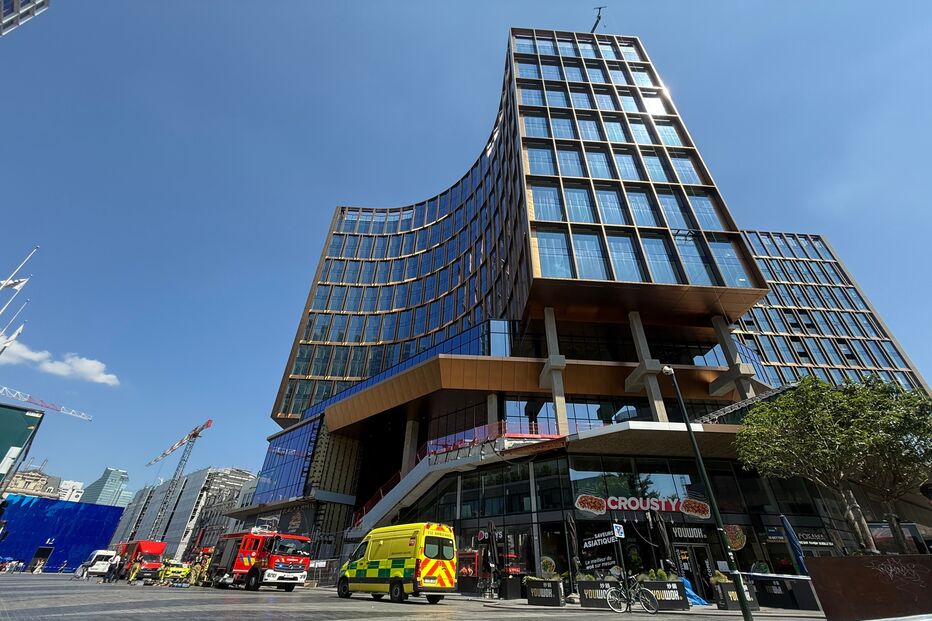 Vários mortos em incêndio num prédio em construção no centro de Bruxelas   
