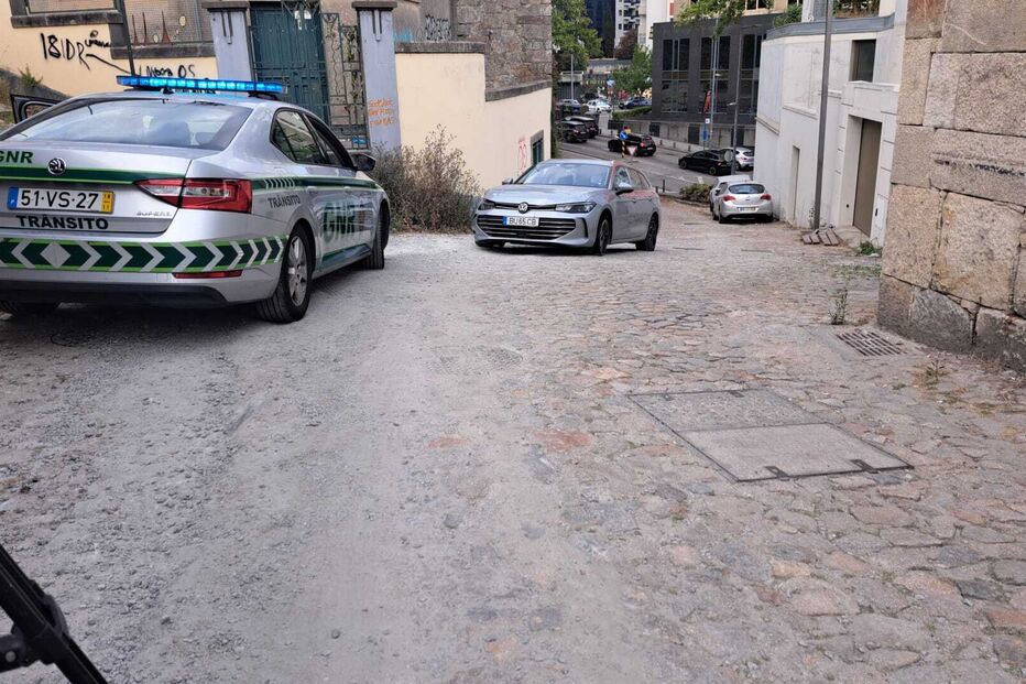 GNR atropelado em perseguição a suspeitos de furto no Porto