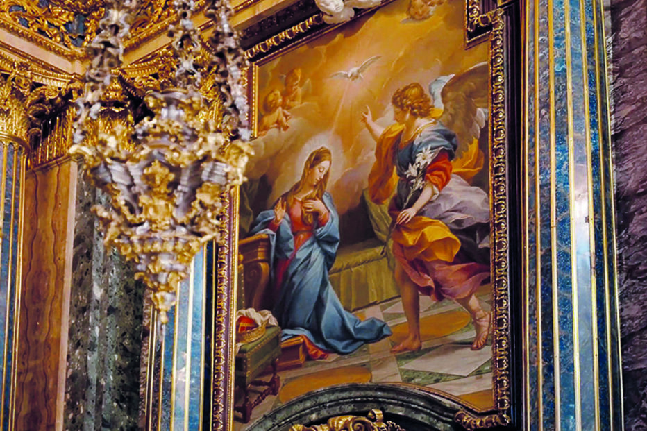 Na Capela São João Batista, no interior da Igreja de São Roque, uma coleção de arte sacra está classificada como Tesouro Nacional