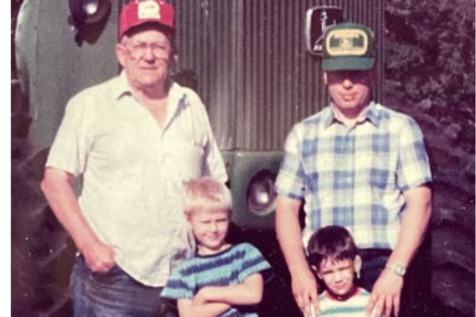Esta fotografia, cedida pela família na quinta-feira, 16 de julho de 2026, mostra membros da família de Kyle Bylin em Adams, Dakota do Norte, na década de 1990. Da esquerda para a direita: Bud Bylin, Darren Bylin, Kyle Bylin e Keith Bylin