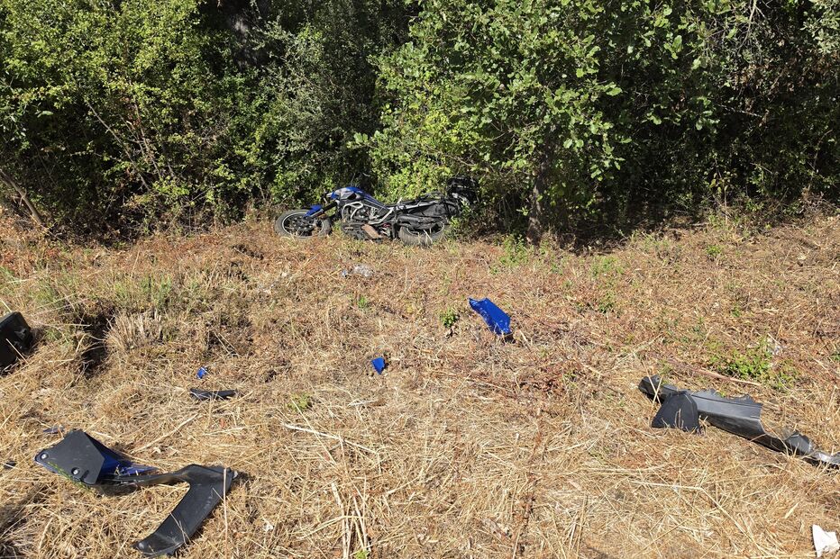 Motociclista ferido em despiste com três motas