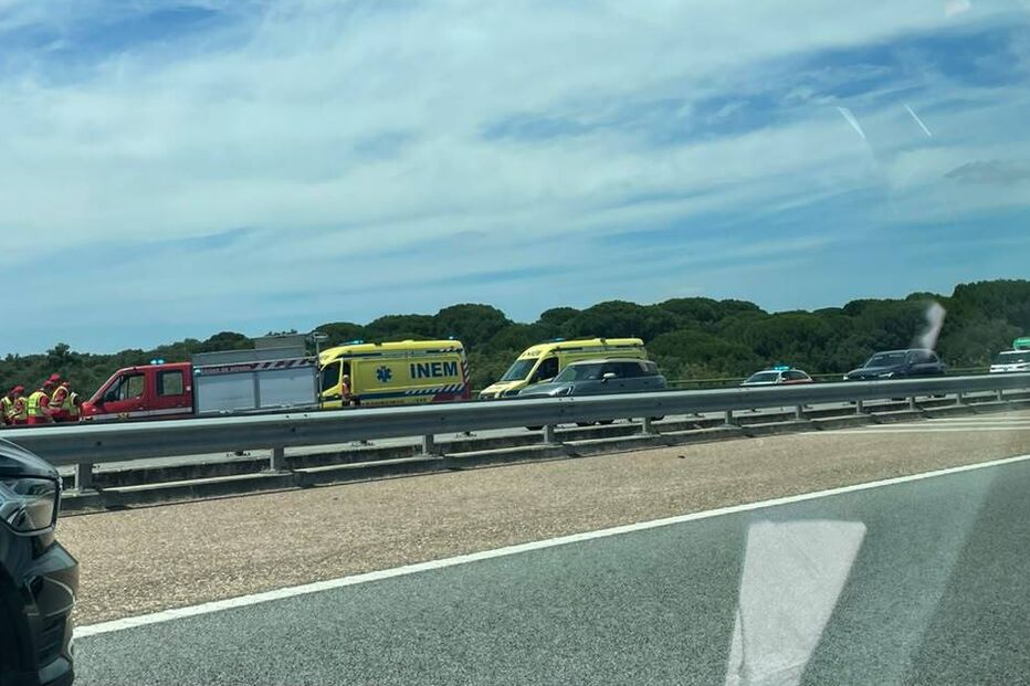 Um ferido grave helitransportado para o hospital após colisão na A2 em Alcácer do Sal 