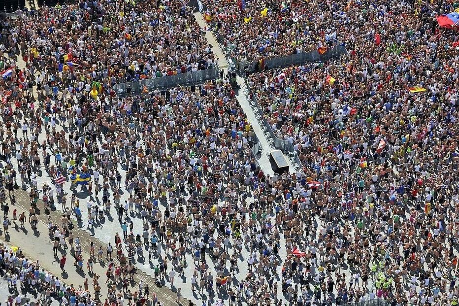 2024-07-29_07_29_53 tomorrowland.jpg