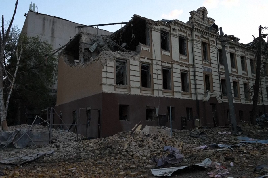 Imagens revelam rastro de destruição em Kiev provocado por ataque russo