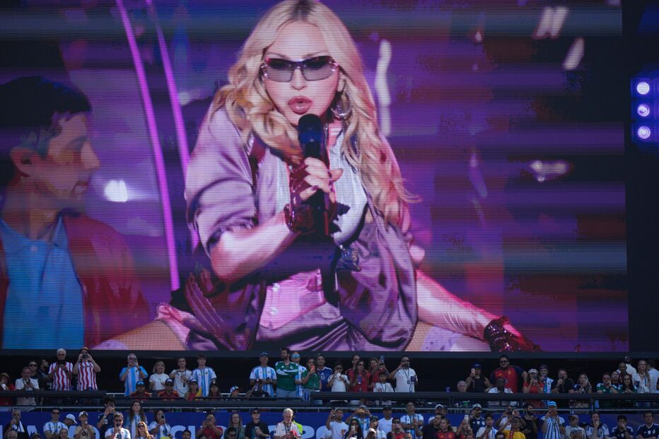 Madonna atua na final do Mundial