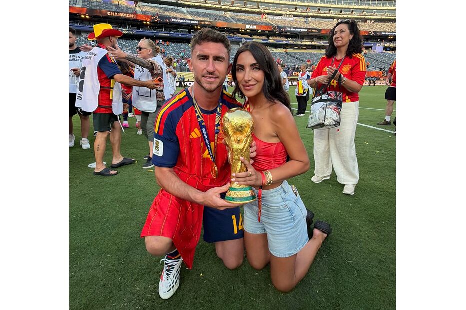 Casal celebra vitória na final da Taça do Mundo FIFA 2026