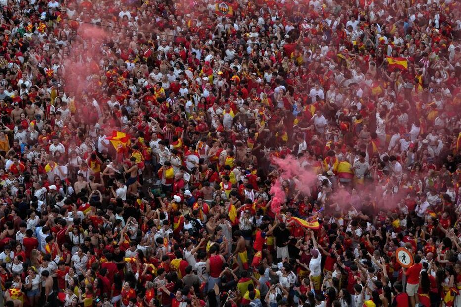 Mais de um milhão de pessoas nas ruas de Madrid saúdam campeã Espanha