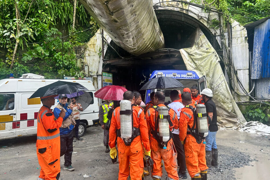 Desabamento de túnel provocado por explosão no nordeste da Índia