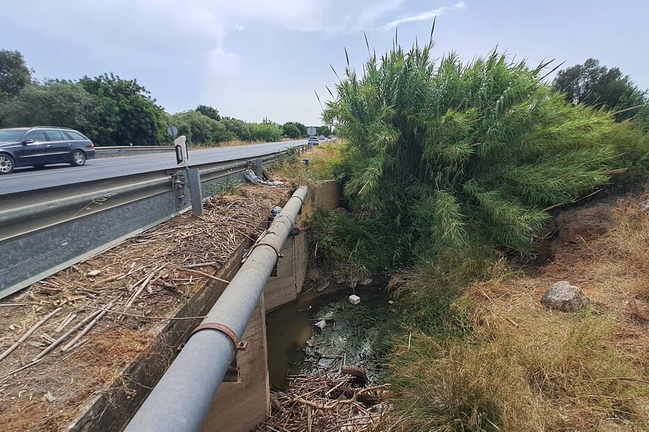 Autoridades suspeitam que vítima tenha caído a atravessar ribeira