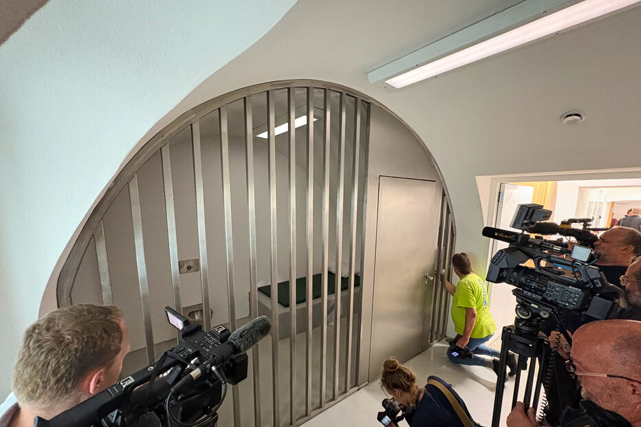 Casa onde nasceu Adolf Hitler na Áustria reabriu como esquadra de polícia