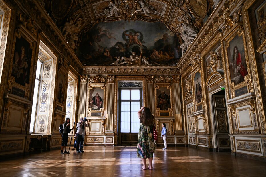 Galeria Apollo do Museu do Louvre, de onde foram roubadas joias da coroa francesa