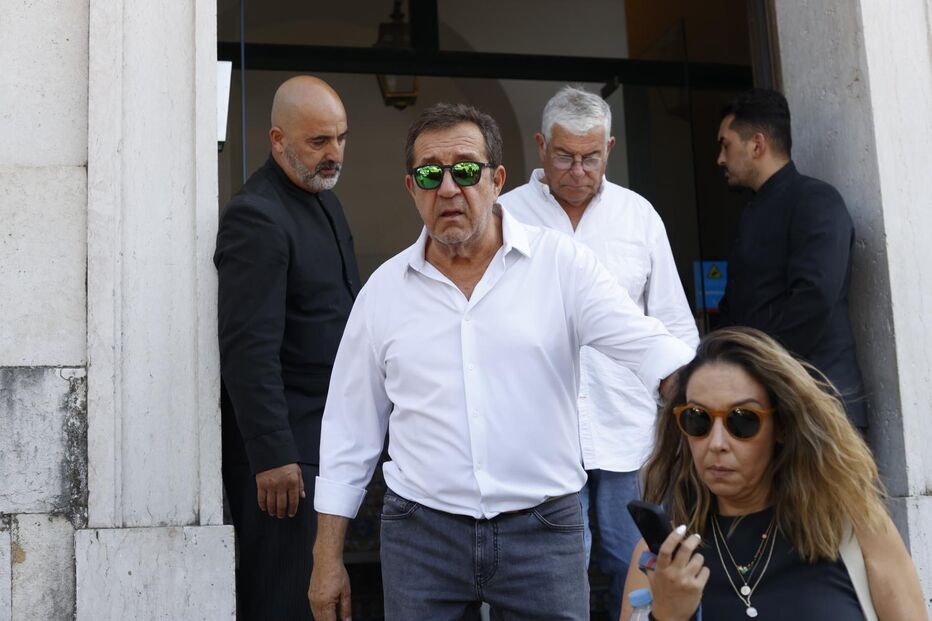 Despedida a Luís Represas na Basílica da Estrela com centenas de pessoas