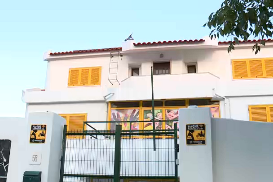 As técnicas que podiam ter salvo a bebé esquecida em carrinha de creche em Almada