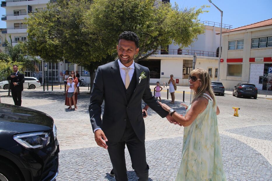 Gonçalo Ramos e Margarida Amaral chegam à igreja em Faro