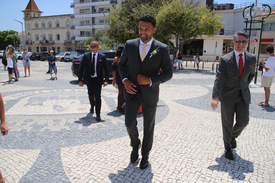 Gonçalo Ramos e Margarida Amaral chegam à Igreja da Ordem Terceira em Faro