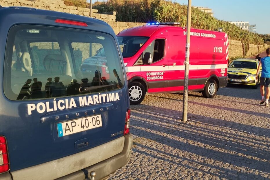 Polícia Marítima e Bombeiros prestam auxílio a banhista na praia do Cabedelo