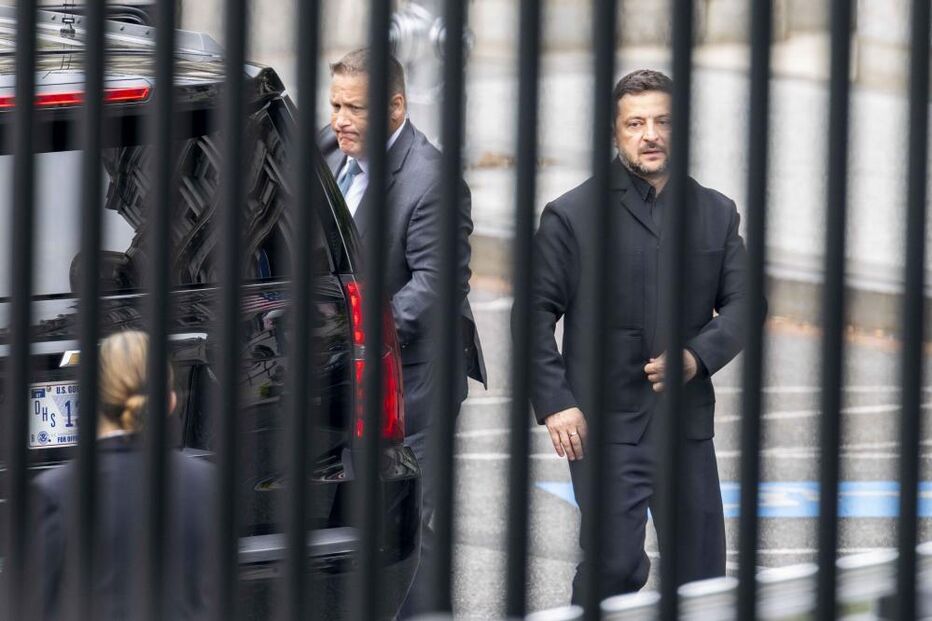 Zelensky aterra em Washington para encontro com Trump na Casa Branca