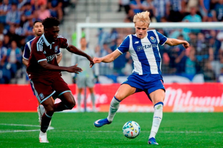 Froholdt pdoe rumar à liga inglesa