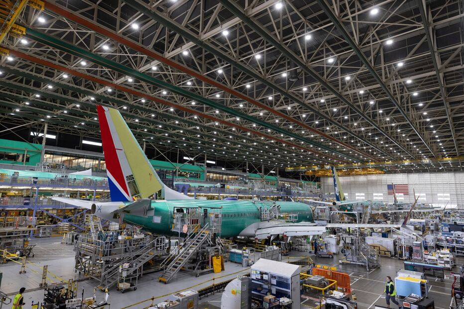 Administração Federal de Aviação pediu a inspeção dos assentos de 453 aviões Boeing 737 Max registados nos EUA