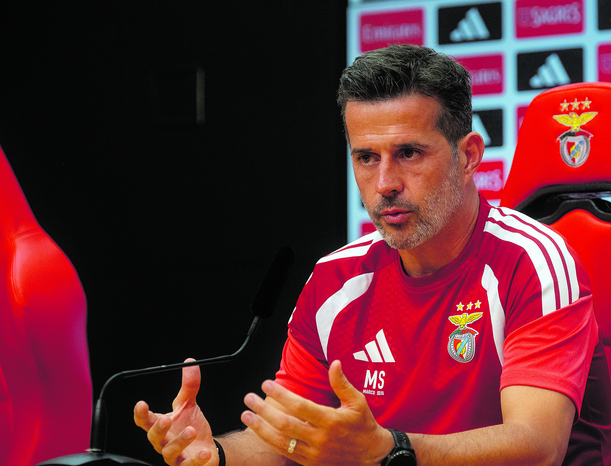 Benfica manager Marco Silva tackles defensive squad shortage