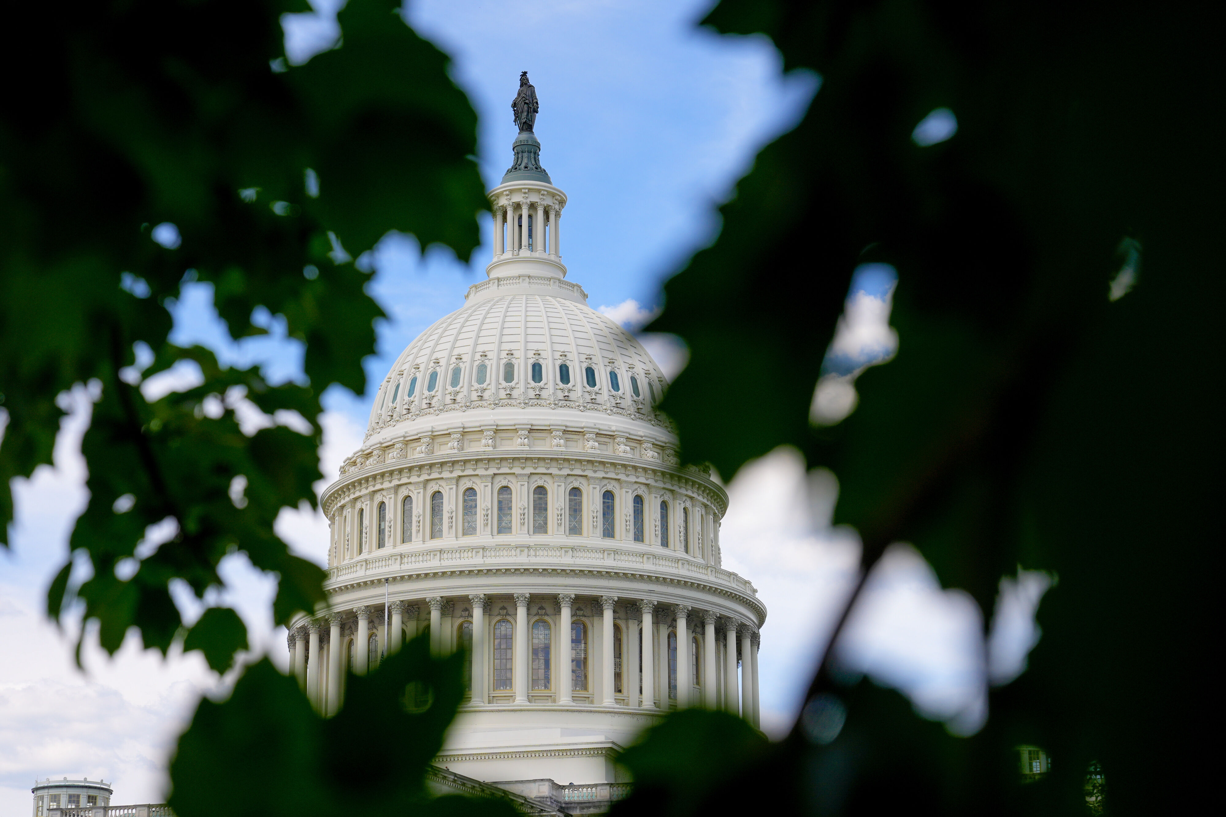 US Senate passes new sanctions against Russia and Iran