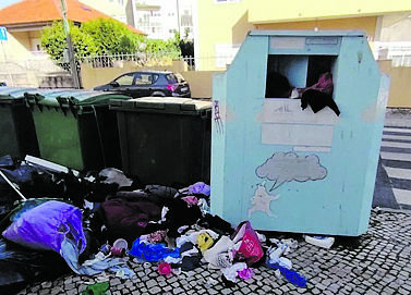 Sintra extends deadline to remove clothing containers