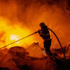 <![CDATA[ Pelo menos 15 mortos e 51 feridos em ataques russos com mísseis e drones em Kiev ]]>
