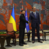<![CDATA[ Zelensky reúne-se com presidente sérvio em primeira visita oficial a Belgrado ]]>
