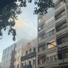 <![CDATA[ Incêndio deflagra em prédio habitacional no centro de Lisboa. Um homem retirado e assistido pelos bombeiros ]]>