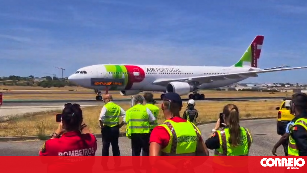 <![CDATA[ Avião da TAP descola de Lisboa e volta para trás devido a emergência a bordo ]]>