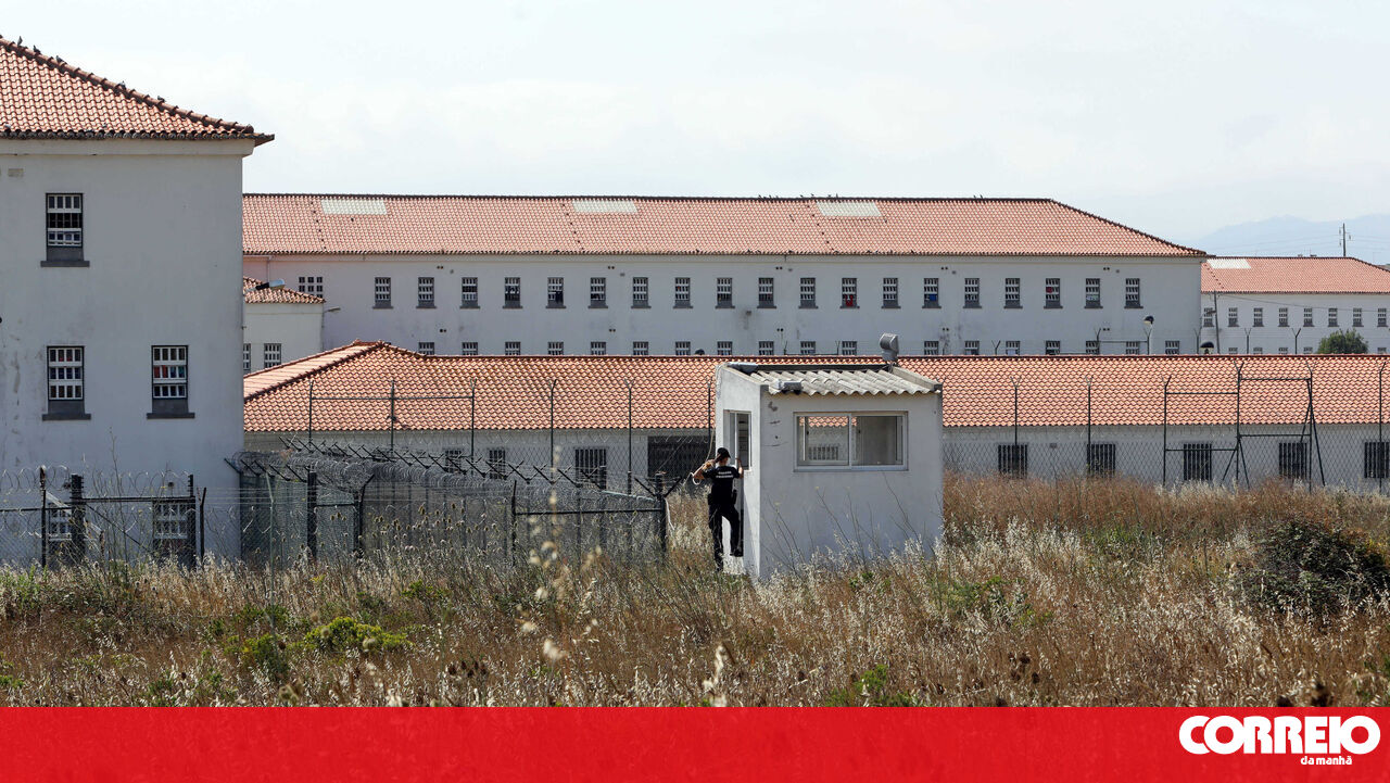 Guarda prisional recusa reforma compulsiva e Justiça dá-lhe razão