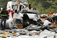 Colisão em Itália causa seis mortos e 26 feridos. Autocaravana invadiu contramão