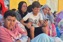 Mais de 800 menores desacompanhados que chegaram a Ceuta, na semana passada, deverão ficar em Espanha
