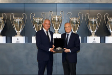 Mourinho oficializa contrato e diz ser 'mais emocional' o regresso a Madrid