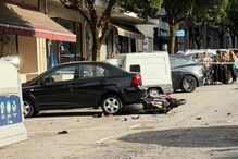 Motociclista gravemente ferido após colidir com carro em Braga