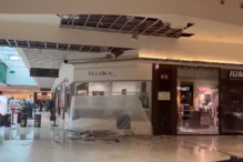 Tecto desaba no centro comercial Oeiras Parque