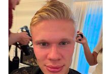 Erling Haaland muda de visual neste início de época