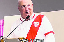 Ministro da Agricultura recorda tempos de futebol no Anais